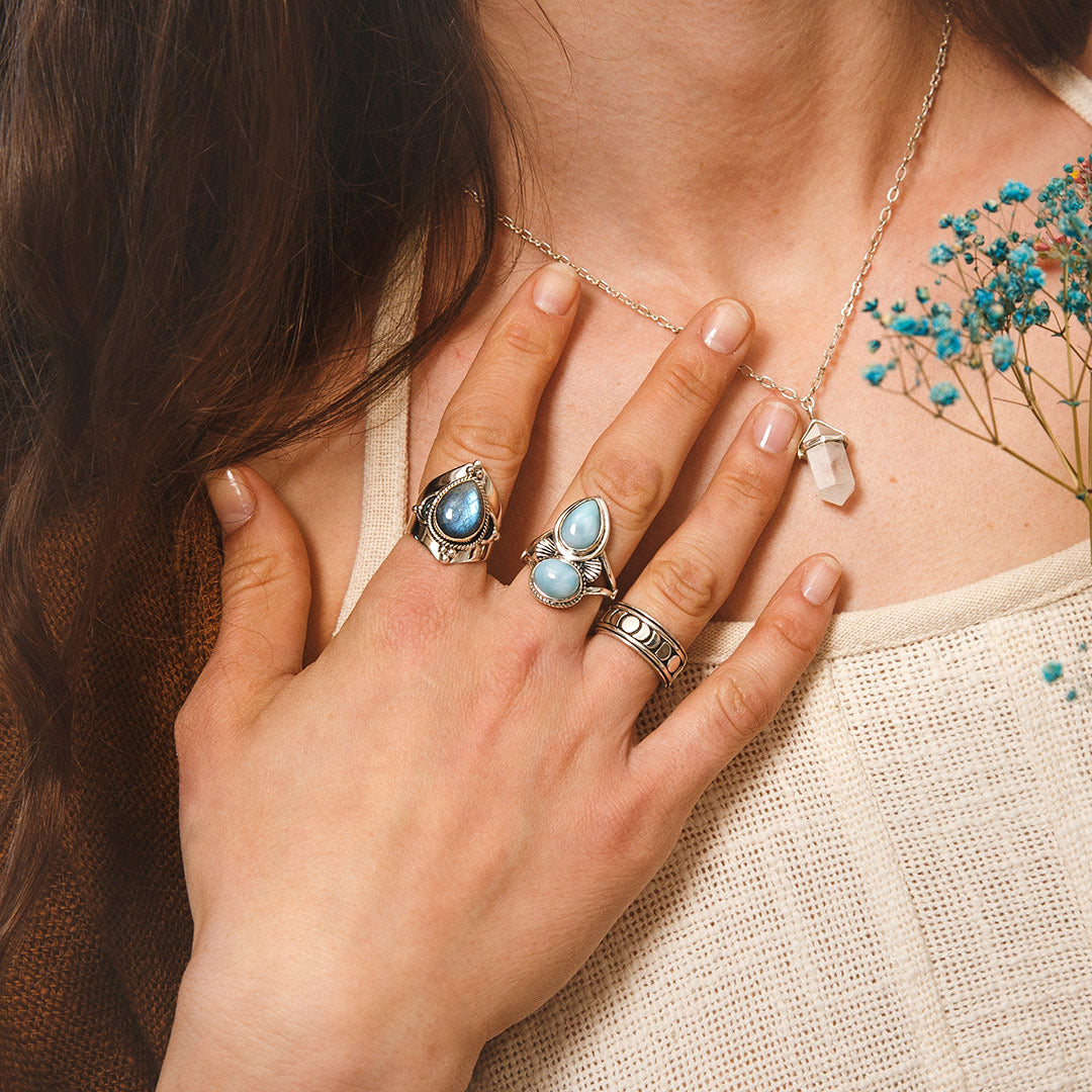 Teardrop Labradorite Silver Ring