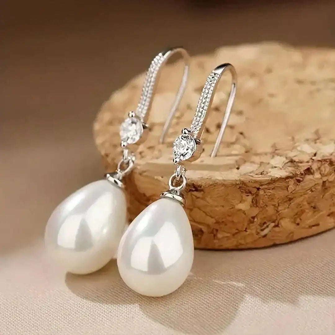 Dangling Earrings with Bright Pearls