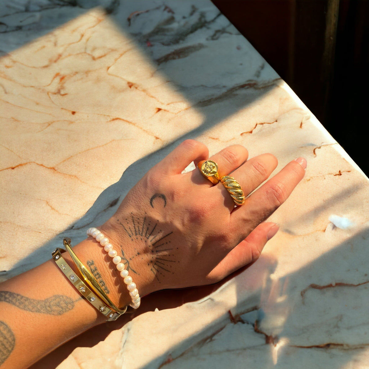 Croissantia Ring