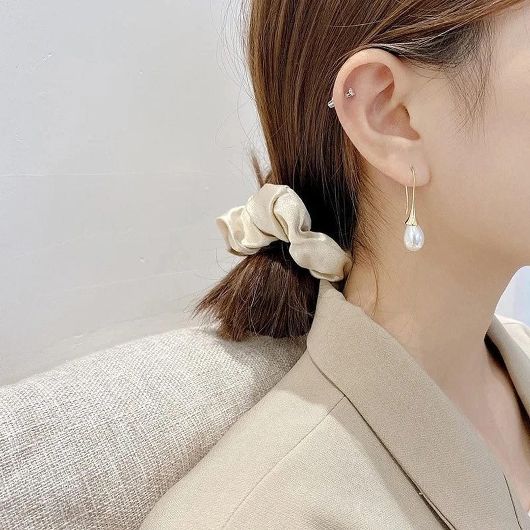 Classic Pearl Helena Earrings